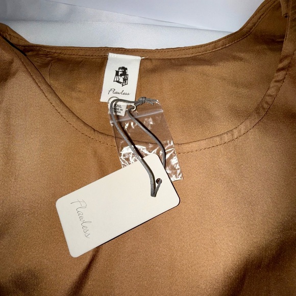 Elegant Brown Women's Blouse - Picture 6 of 6